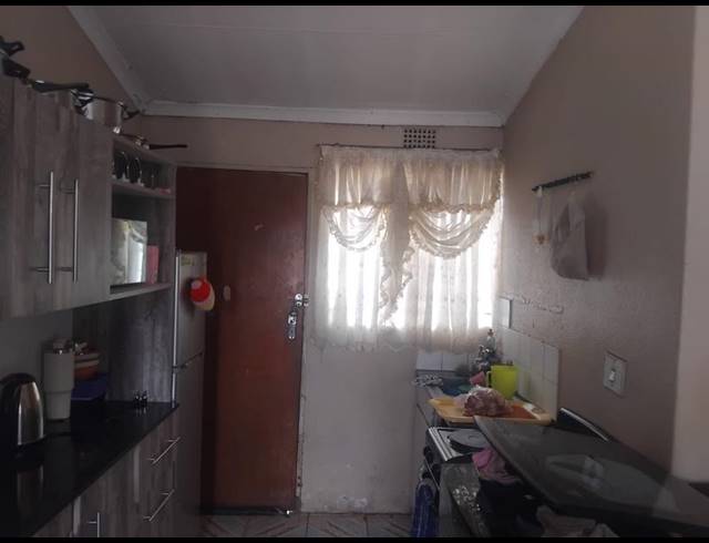 2 BEDROOM HOUSE FOR SALE IN TSAKANE